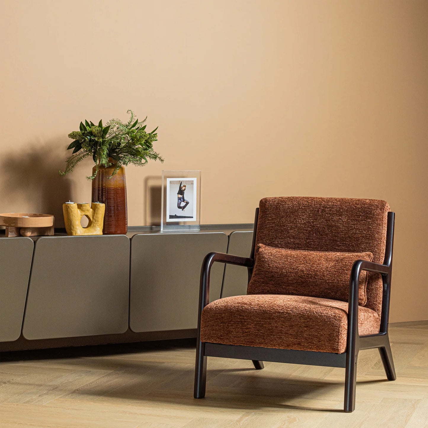 WOOOD Mark Fauteuil Chenille Bruin β nieuw