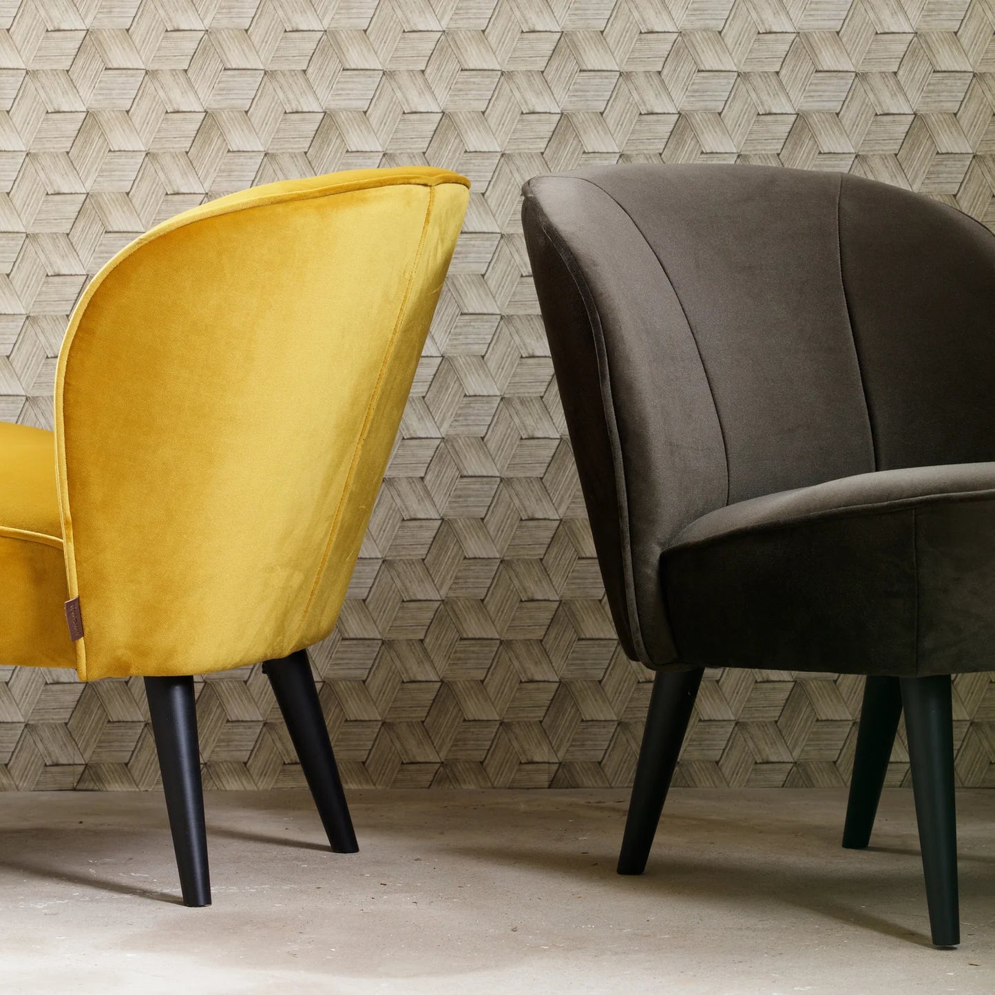 WOOOD Sara Fauteuil Velvet oker — nieuw