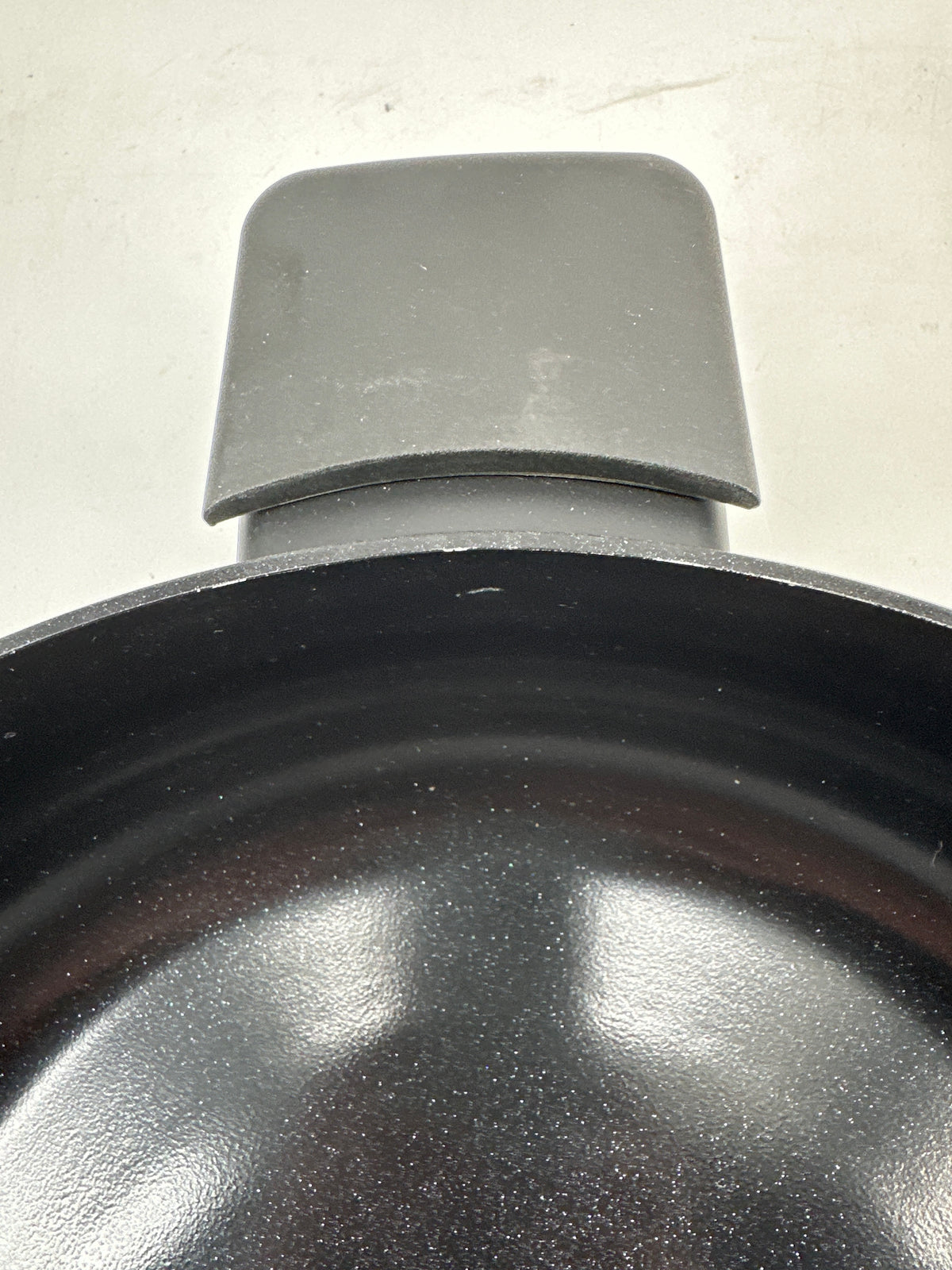Brabantia VANTA Hapjespan met Deksel Ø 28cm — nieuw