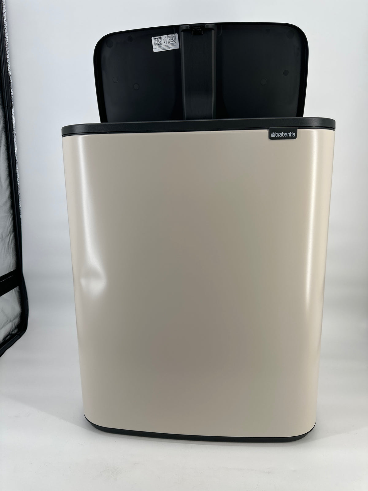 Brabantia Bo Touch Bin Prullenbak - Soft Beige — nieuw
