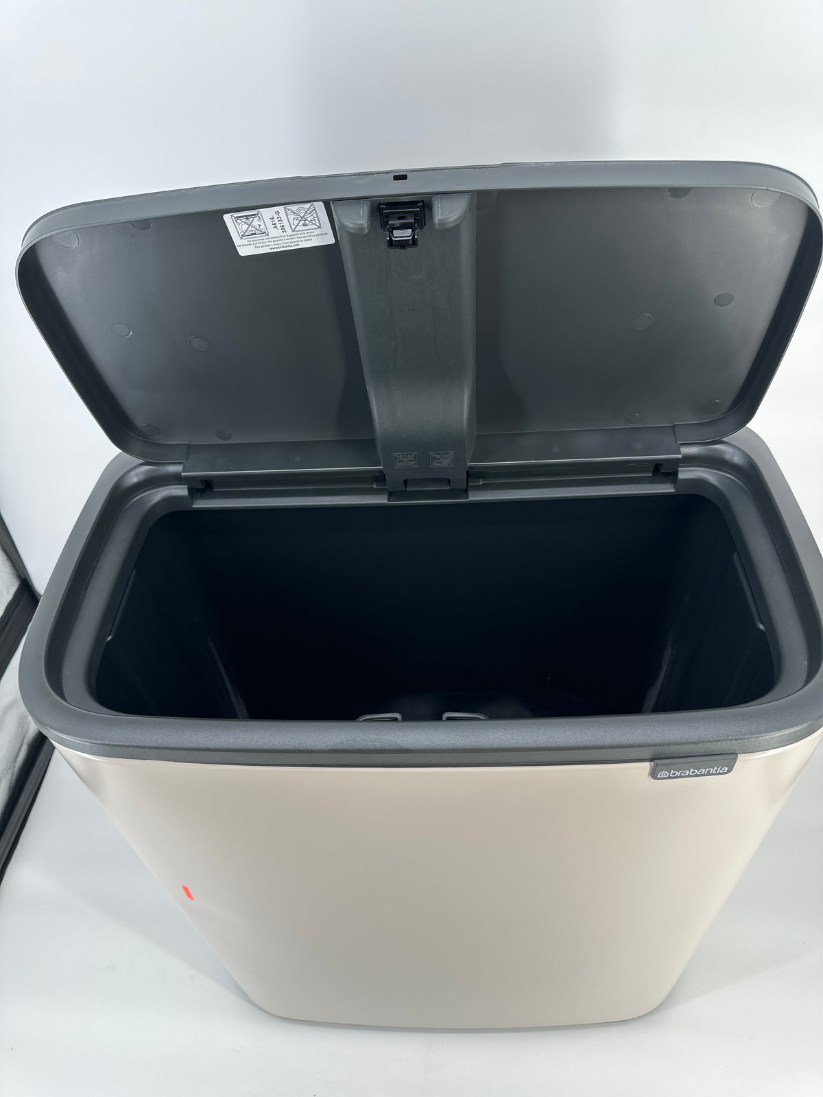 Brabantia Bo Touch Bin Prullenbak - Soft Beige — nieuw