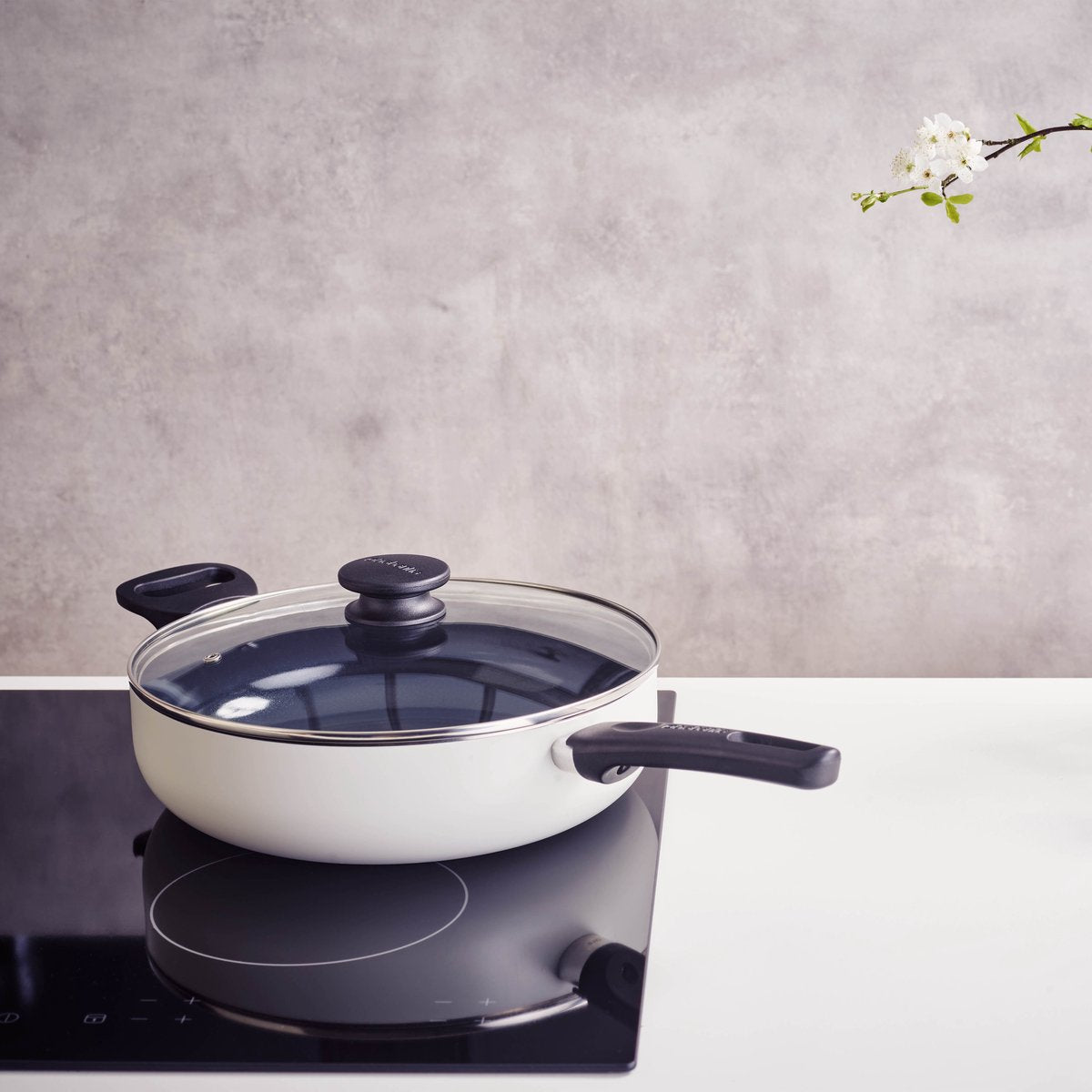 Brabantia INDU+ Hapjespan met Deksel Ø 28cm Grijs — Zeer goed
